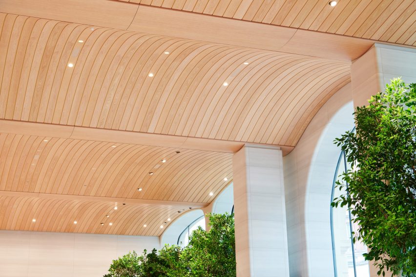 Apple Brompton Road in Knightsbridge, London, by Foster + Partners