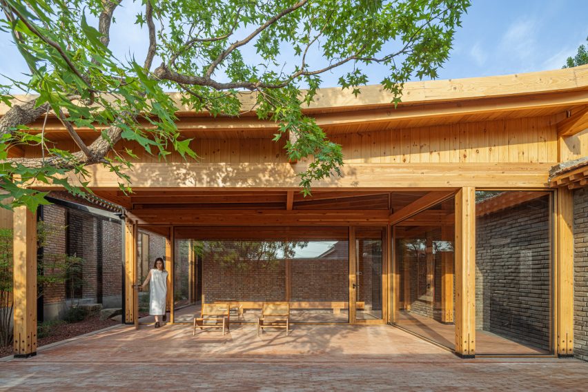 Exterior of Mixed House by Arch Studio