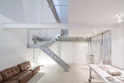 Living space in Munich office by Buero Wagner