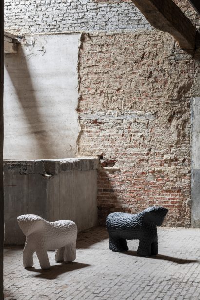 Volyky benches by Victoria Yakusha