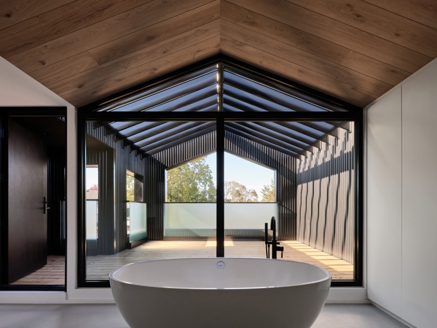 Everden House in Toronto by StudioAC