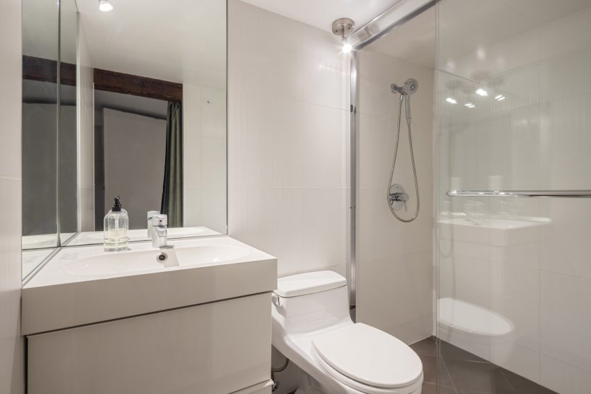 17 Jackson Place by Fanny and Matthew Mueller