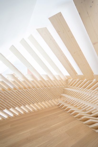 Planks of light brown wood