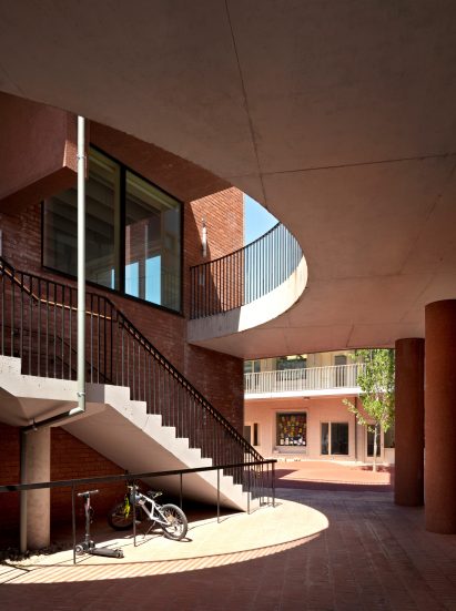 Courtyard of Hackney New Primary School