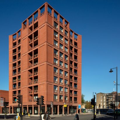 Exterior of Hackney New Primary School and 333 Kingsland Road by Henley Halebrown
