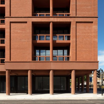 Hackney New Primary School and 333 Kingsland Road by Henley Halebrown