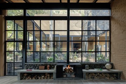 Casa Patio by Herchell Arquitectos