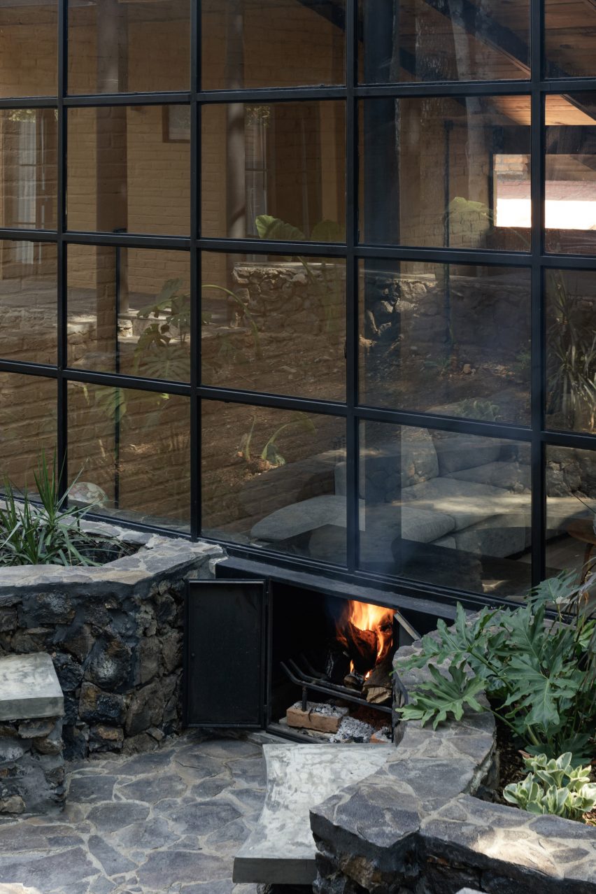 Casa Patio by Herchell Arquitectos