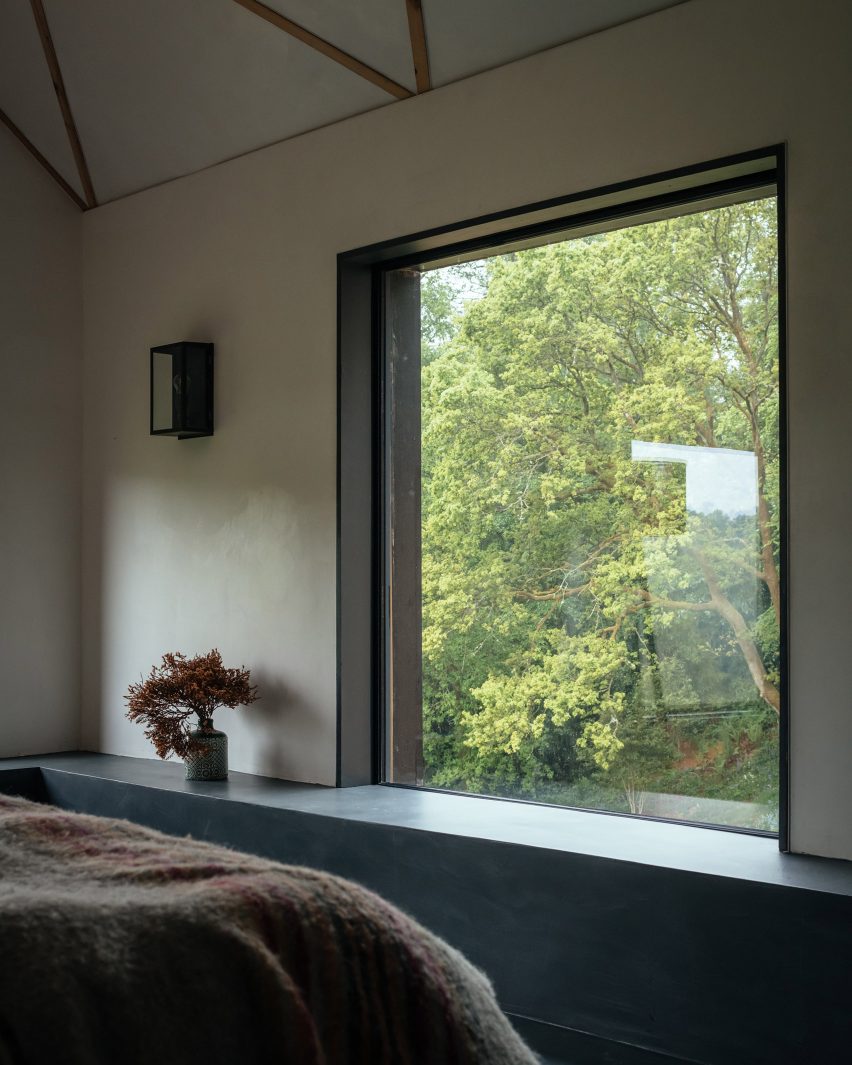 Interior of Hampshire house extension by Invisible Studio