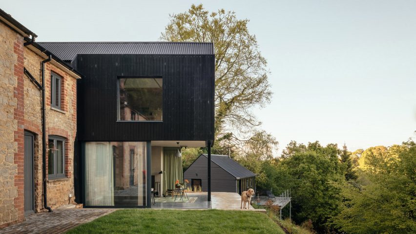 Cottage extension by Invisible Studio