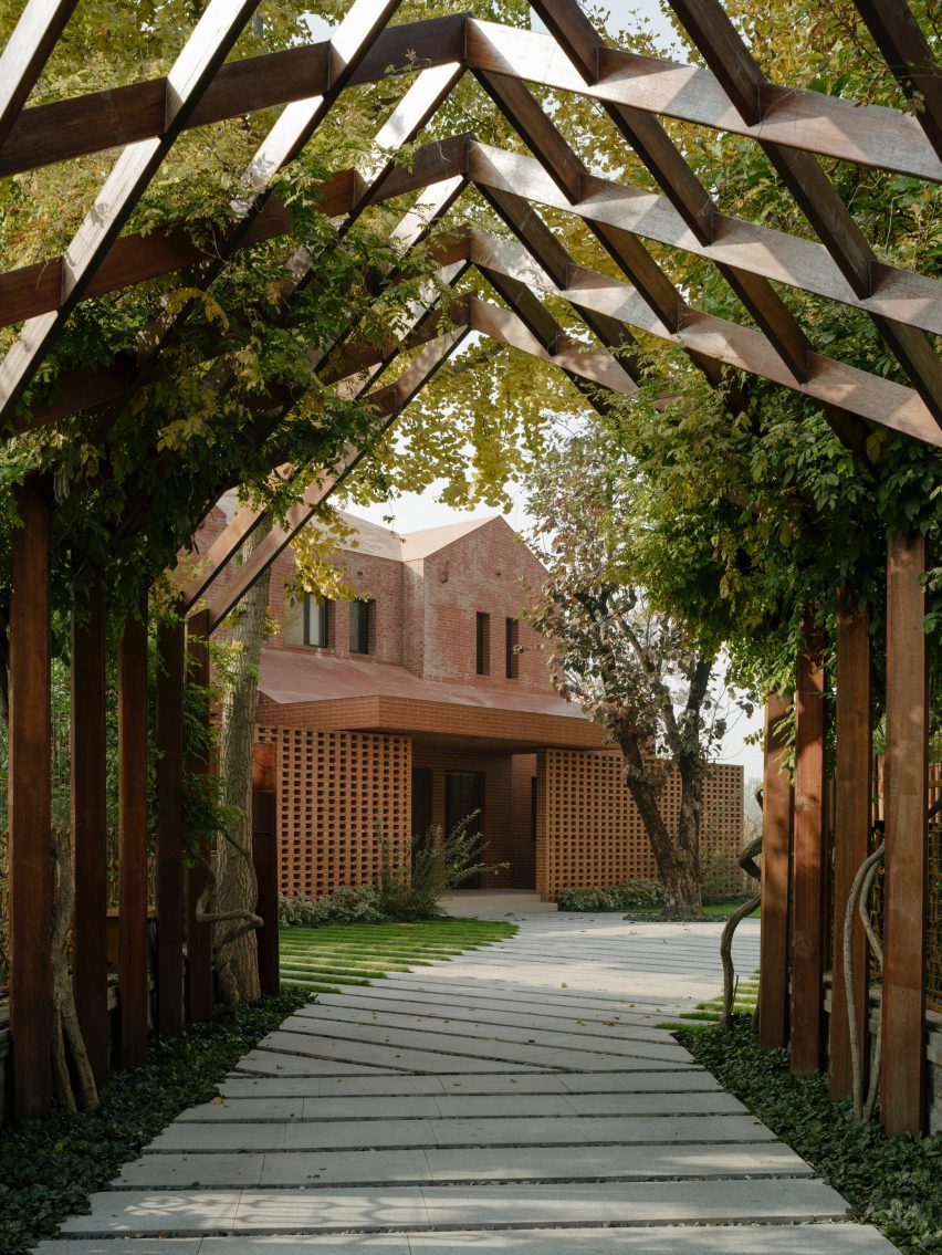 Exterior of Anna Garden House by Kiki Archi in China