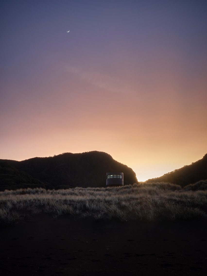View of Te Pae lifeguard tower by Crosson Architects