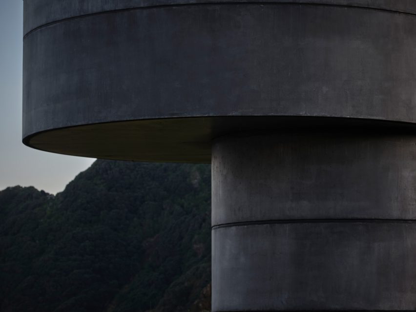 Exterior of Te Pae lifeguard tower by Crosson Architects