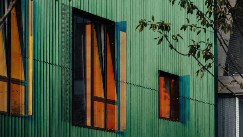 Iridescent aluminium cladding of D2 workspace by Mole Architects