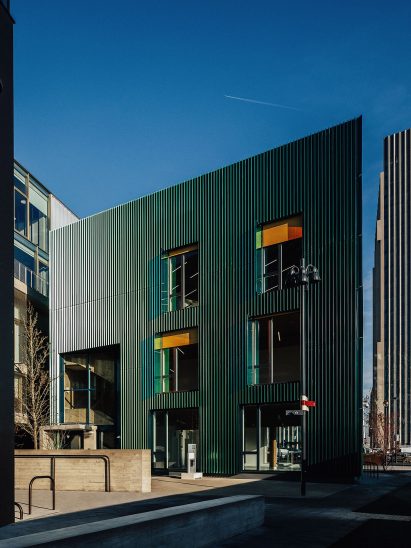 Iridescent aluminium facade