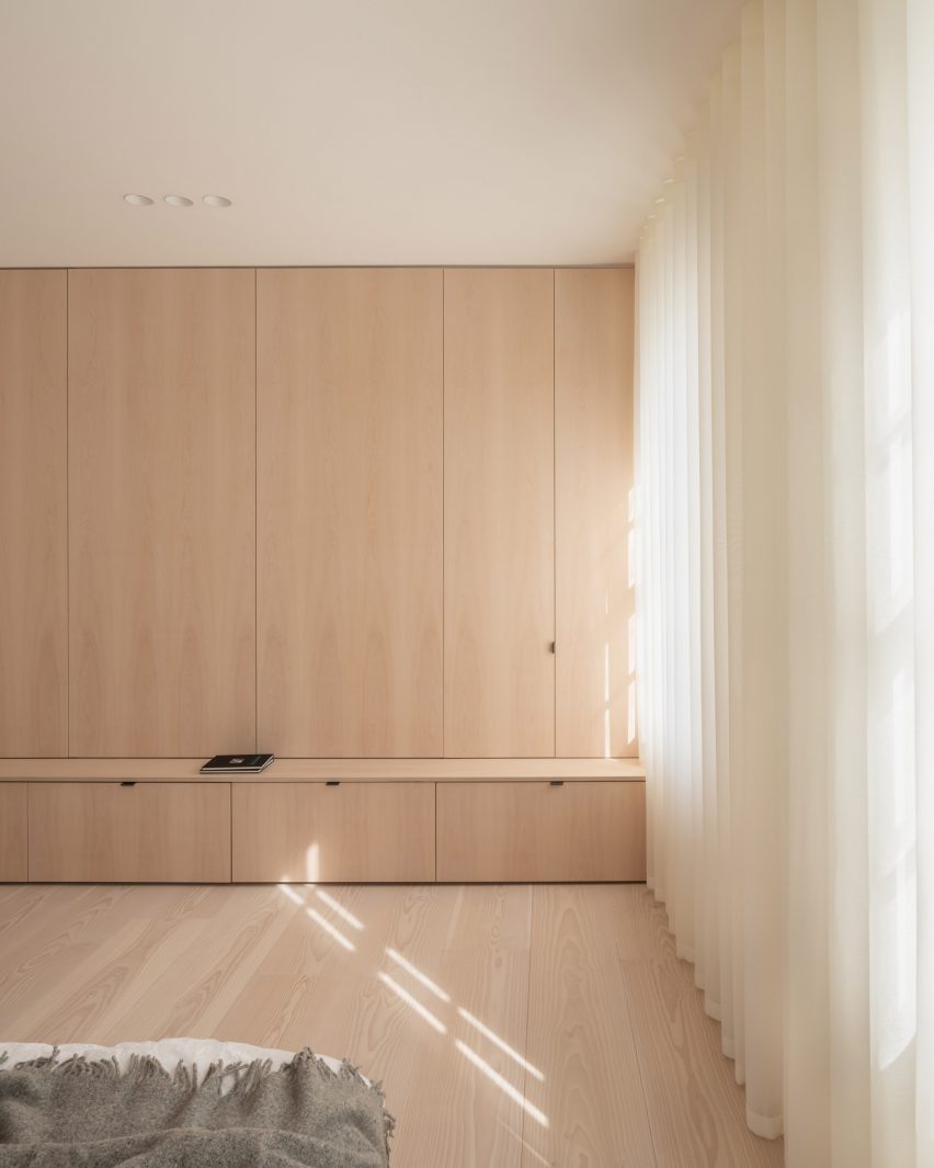 Red stone covers extension to London terrace by O’Sullivan Skoufoglou Architects