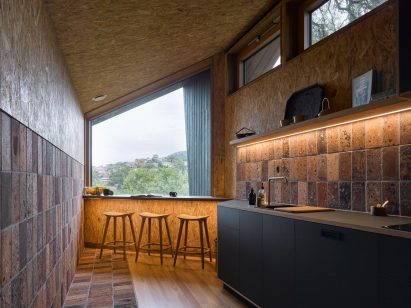Kitchen lined with sandstone bricks