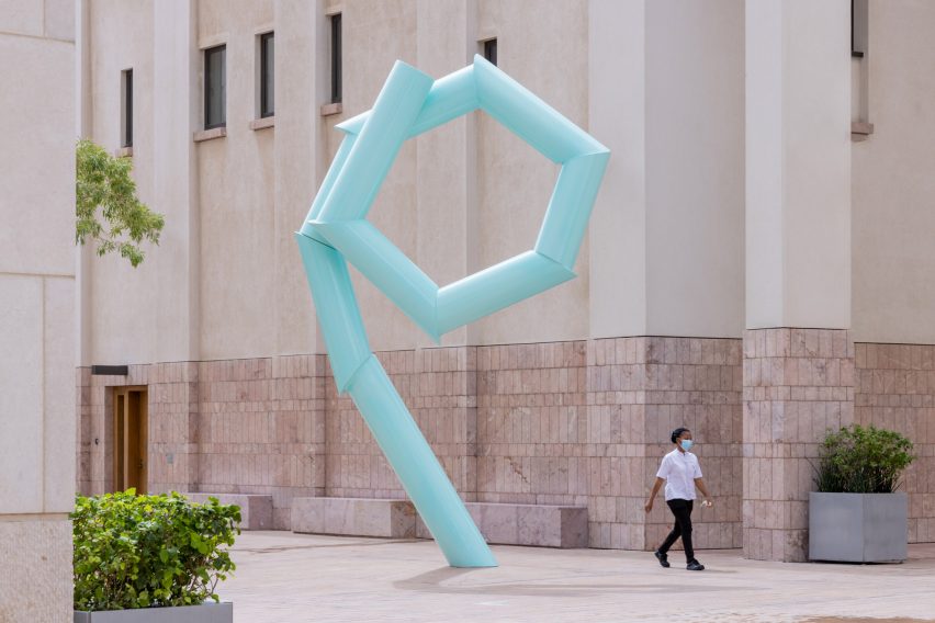 Qatar outdoor artworks shot by Iwan Baan
