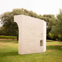 Exterior of La Ermita de Lola memorial by Ramos Alderete