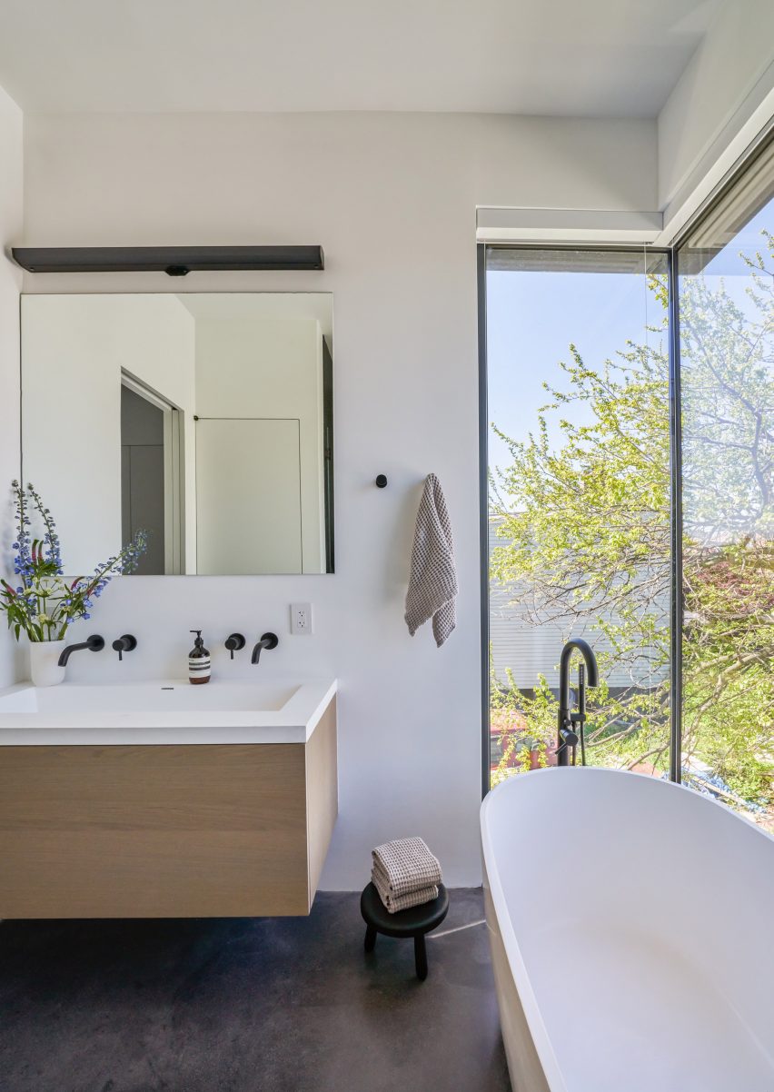 Sandy House by Gradient Architecture