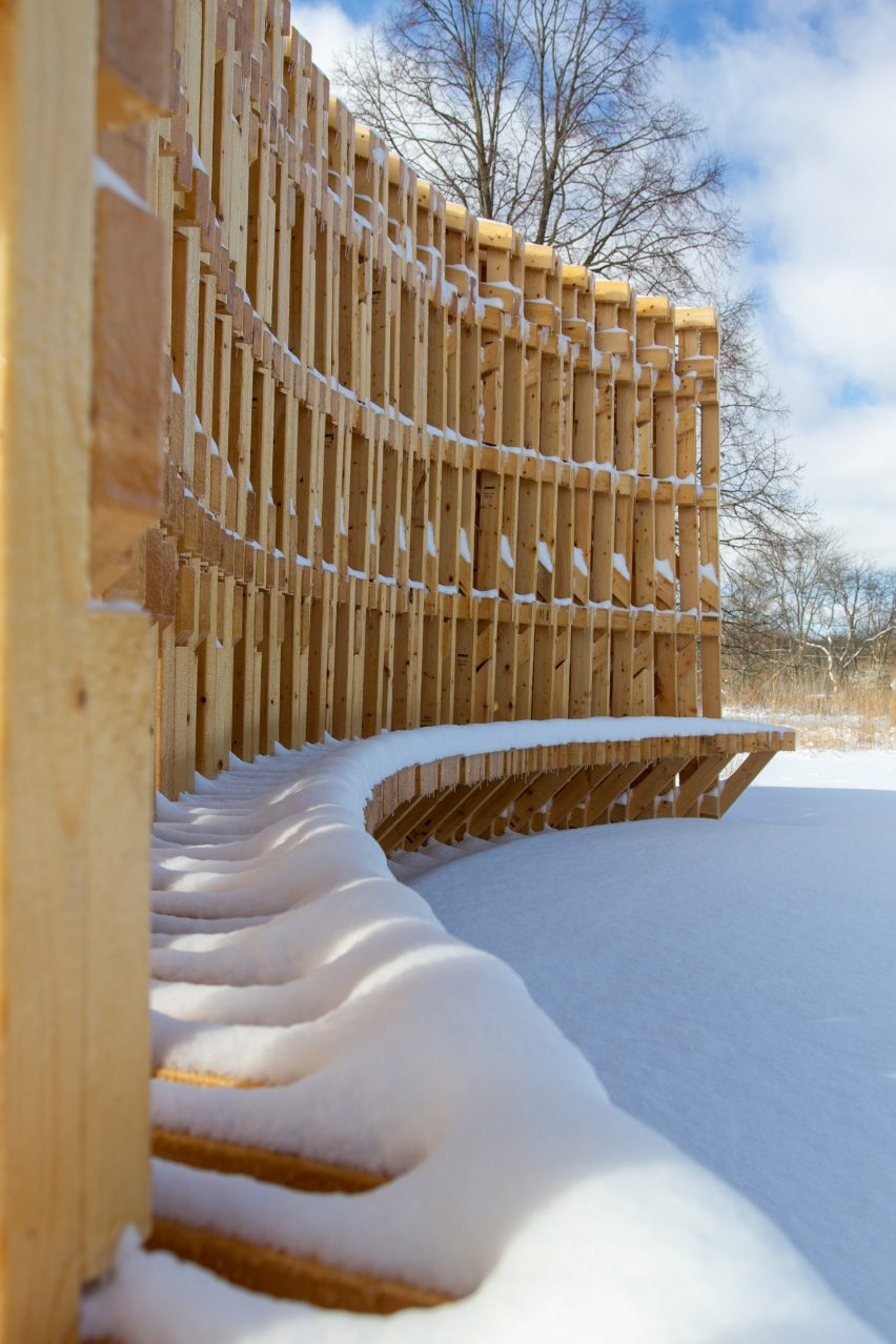 Robotically Fabricated Structure in snow