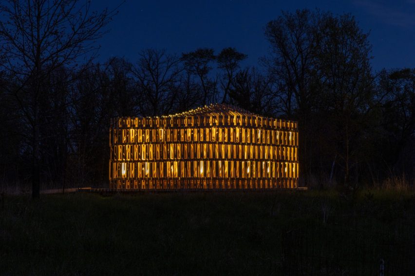 Robotically Fabricated Structure illuminated by night