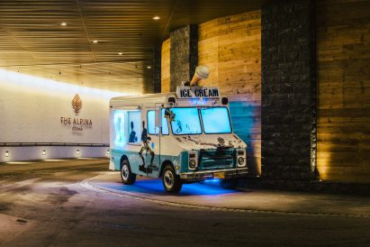 Shadowman van