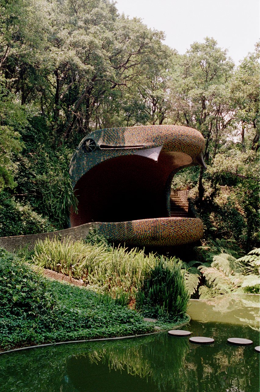 Javier Senosiain Aguilar's El Nido de Quetzalcóatl