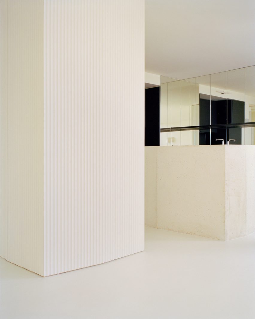 Skewed apartment by Clément Lesnoff-Rocard Architect celebrates "edges"