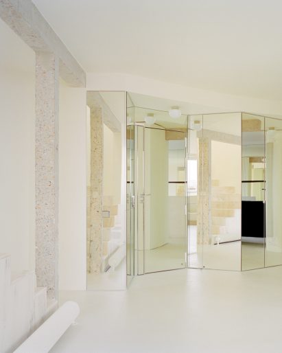 Interior image of mirrored walls reflecting its surroundings at The Edge