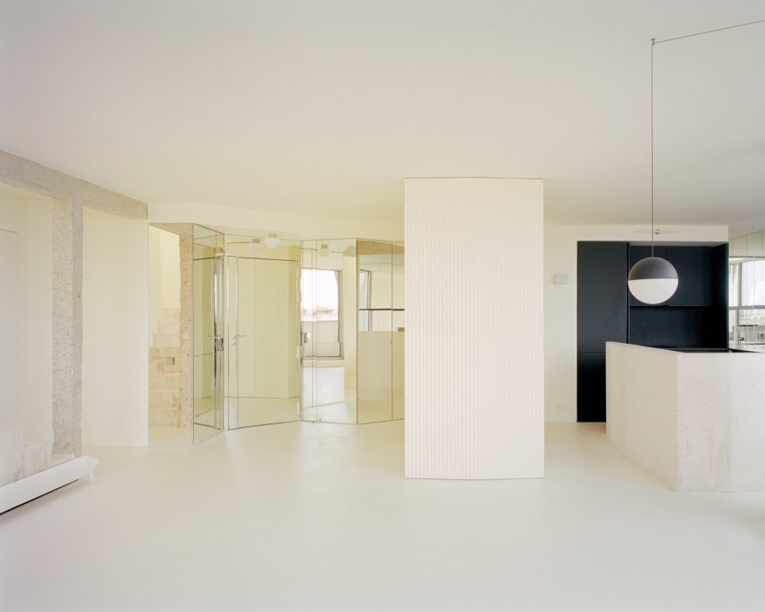 Skewed apartment by Clément Lesnoff-Rocard Architect celebrates "edges"