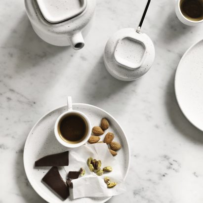 Birdseye view of tableware