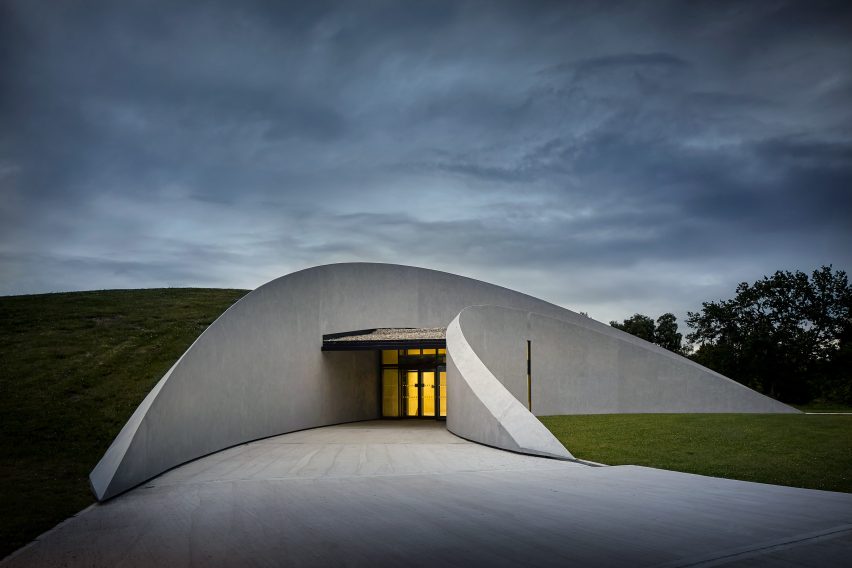 Exterior of the First Light Pavilion by Hassell at Jodrell Bank Observatory
