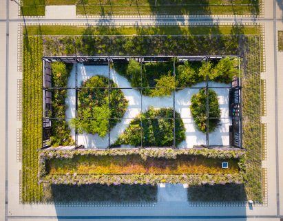 Grid-like garden pavilion
