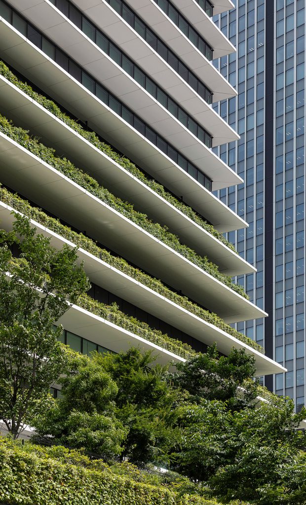 Powder-coated aluminium decks on Tokyo skyscraper