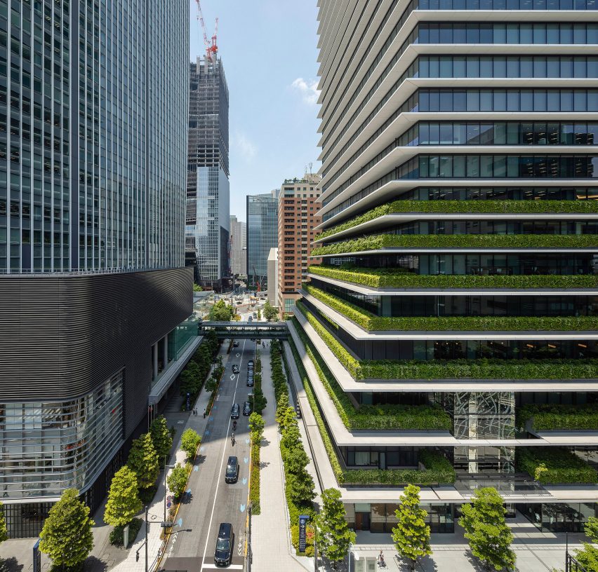 Plant-covered skyscrapers in Tokyo by Ingenhoven Associates