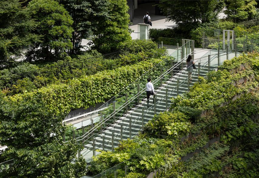 Plant-covered skyscrapers in Tokyo by Ingenhoven Associates