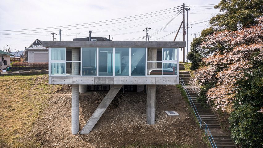 Front facade of Torus House by Noriaki Hanaoka Architecture