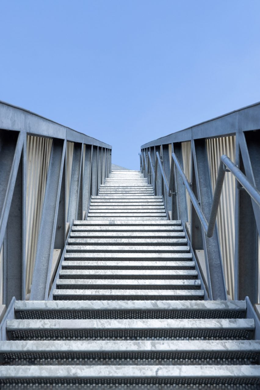 Staircase of De Niewe Herdgang viewpoint in Tilburg by Architectuur Maken