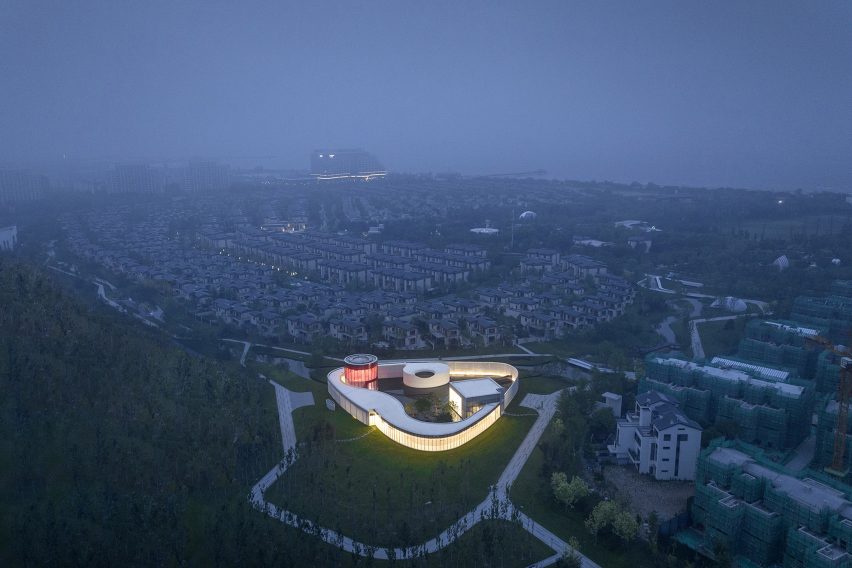 Monologue Art Museum by Wutopia Lab