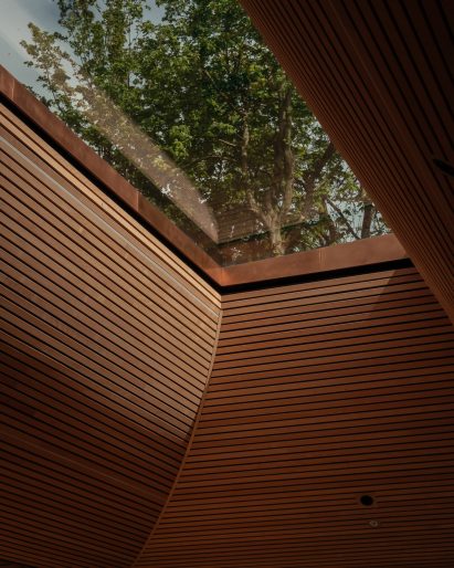 Rooflight of yoga studio by Invisible Studio