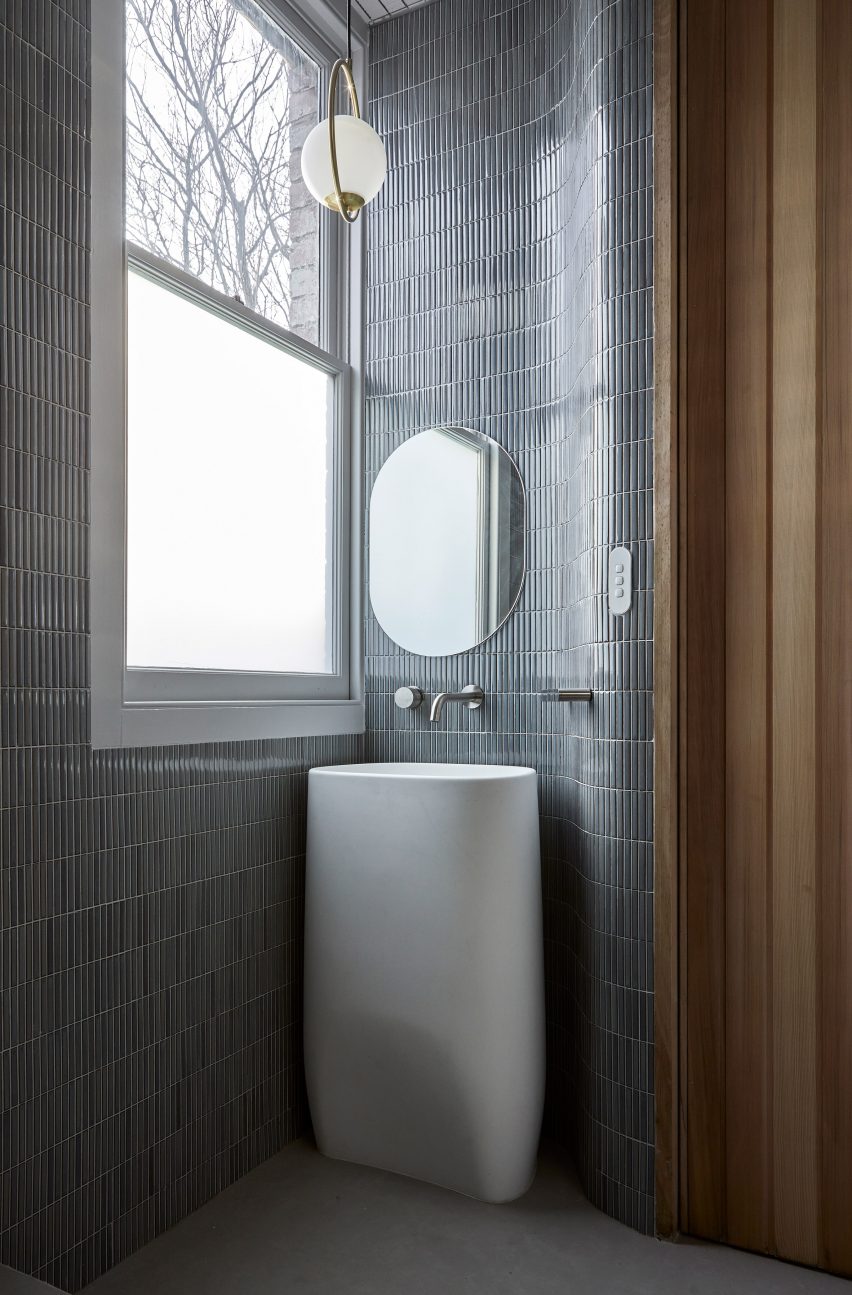 Nido House by Angelucci Architects