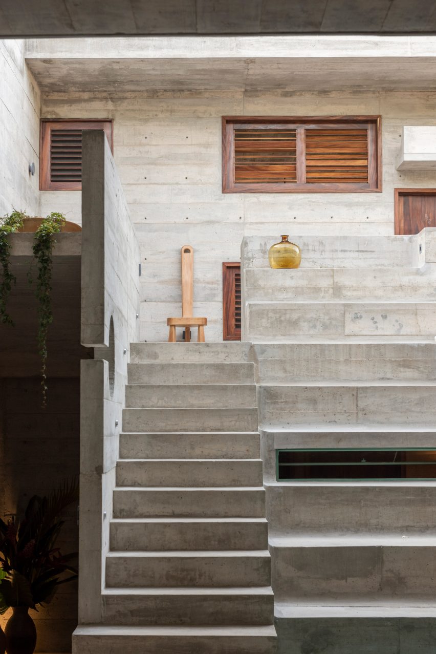 Casa To by Ludwig Godefroy