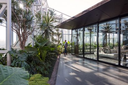 Glass pavilion and garden in Glorieta Cibeles roof