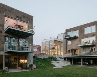 Garden of the De Sijs co-housing project in Leuven