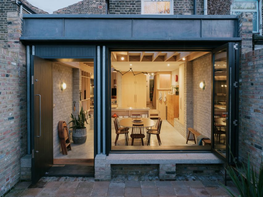 Magpie House extension by DGN Studio
