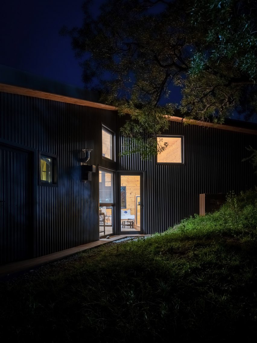 Rancho Serrano by Diaz Marcellino Arquitectos