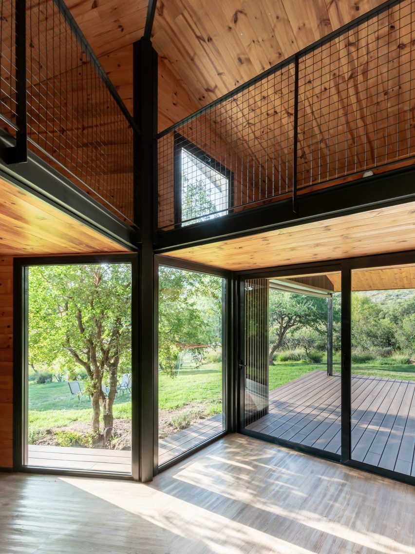 Rancho Serrano by Diaz Marcellino Arquitectos