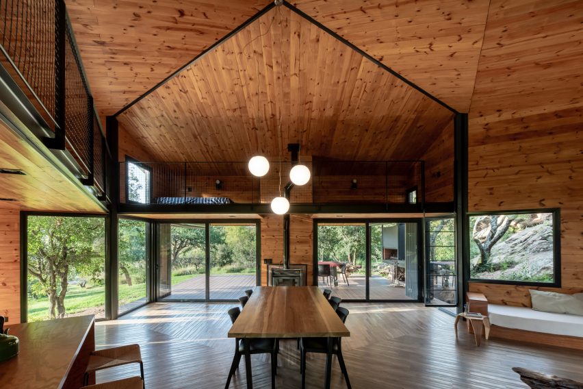 Rancho Serrano by Diaz Marcellino Arquitectos