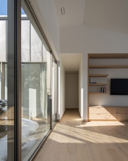 White oak flooring in Montreal home